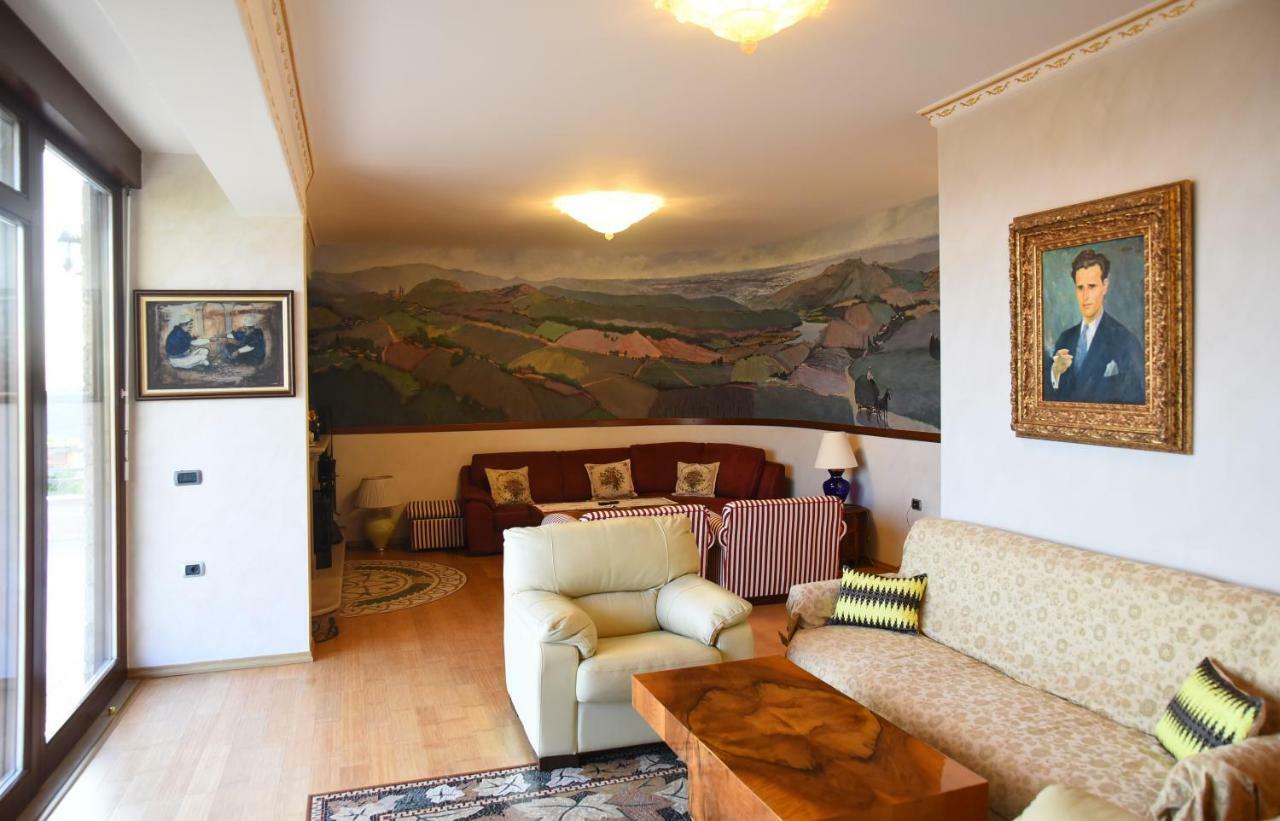 #Ioniahouse Surrel Villa Tiranë Luaran gambar